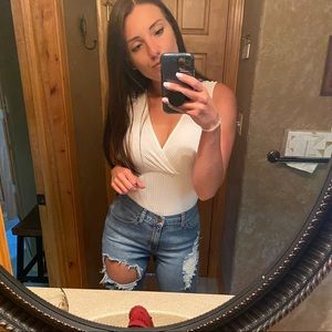 Meet your Posher, Ally